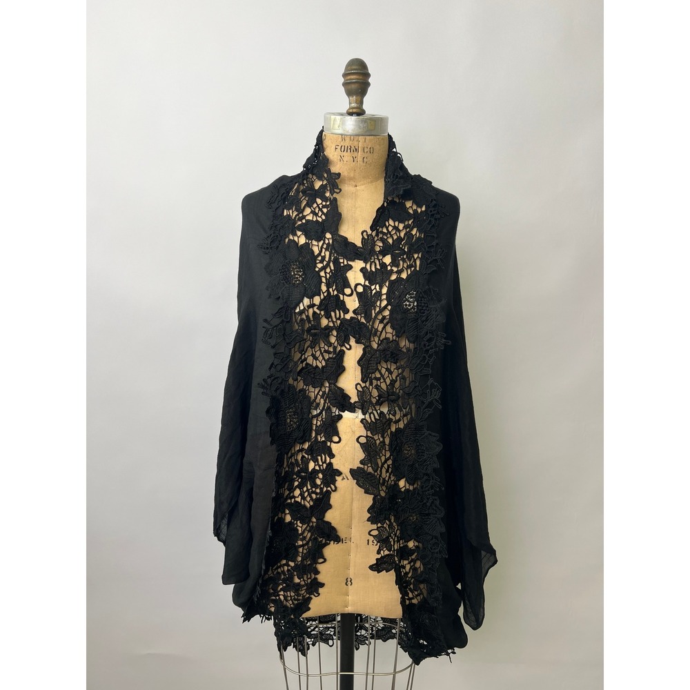 Bebe Black Floral Lace Trim Open Front Wrap Shawl Scarf One Size 281680 BLK